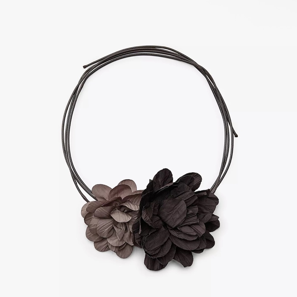 CORDED COLLAR FLOWERS